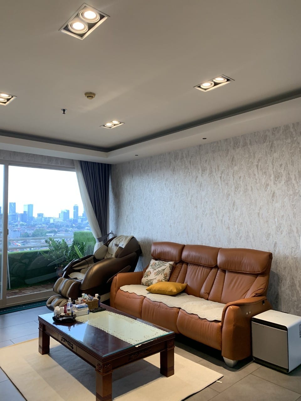 JUAL Apartemen Kintamani Kondominium di Mampang Prapatan Tipe 4 KT-Luas 200 m2 - Semi Furnished Jakarta Selatan
