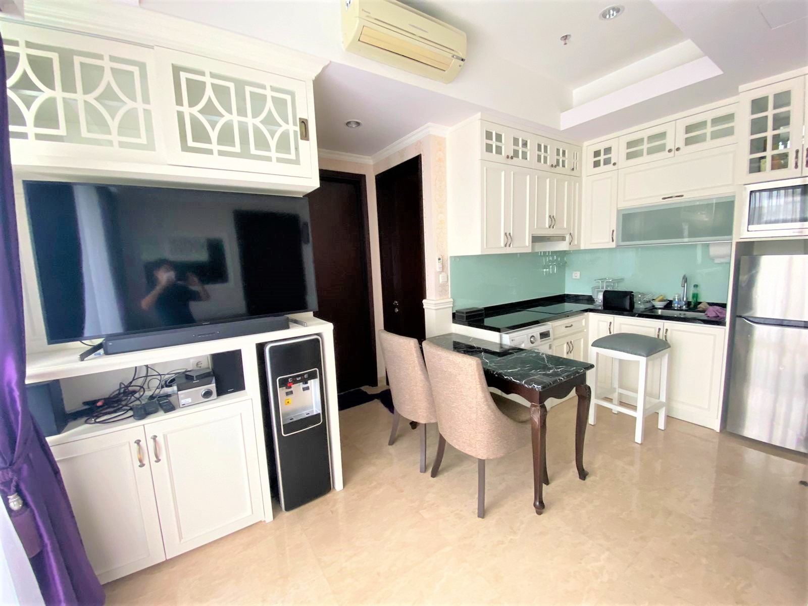 JUAL Apartemen Menteng Park TOWER DIAMOND SEMI PRIVATE LIFT Tipe 2 BR - Luas 60 m2 - Furnished