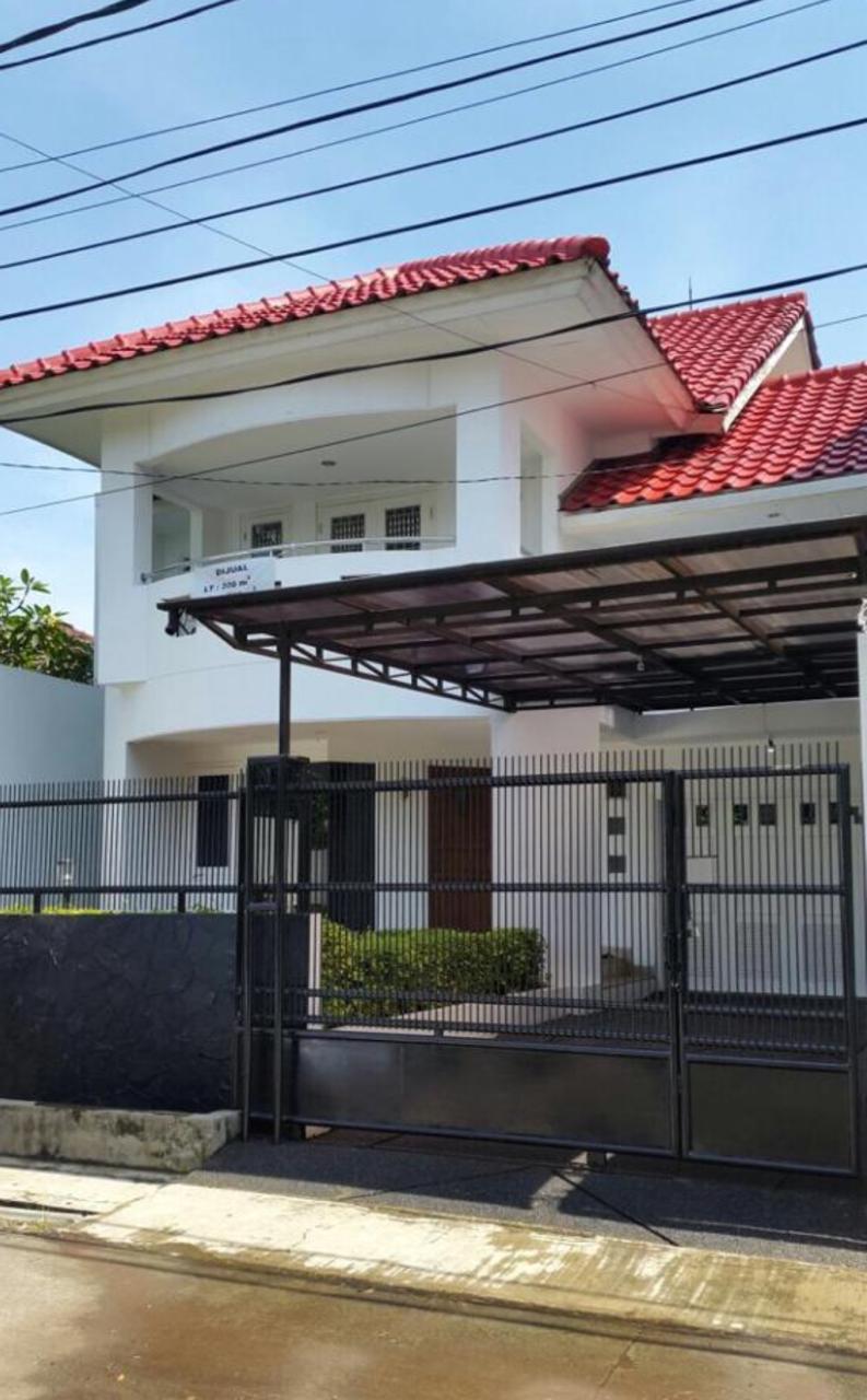 Dijual Rumah Tipe 3+1 Kamar Tidur di Kebayoran Baru Jakarta Selatan
