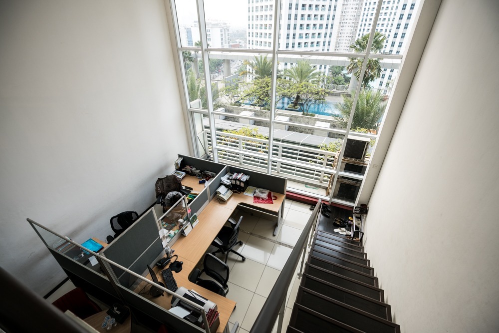 Jual Ruang Kantor Semi Furnished Luas 134m2 Konsep Small Office Home Office (SOHO) Citylofts Sudirman Jakarta Pusat