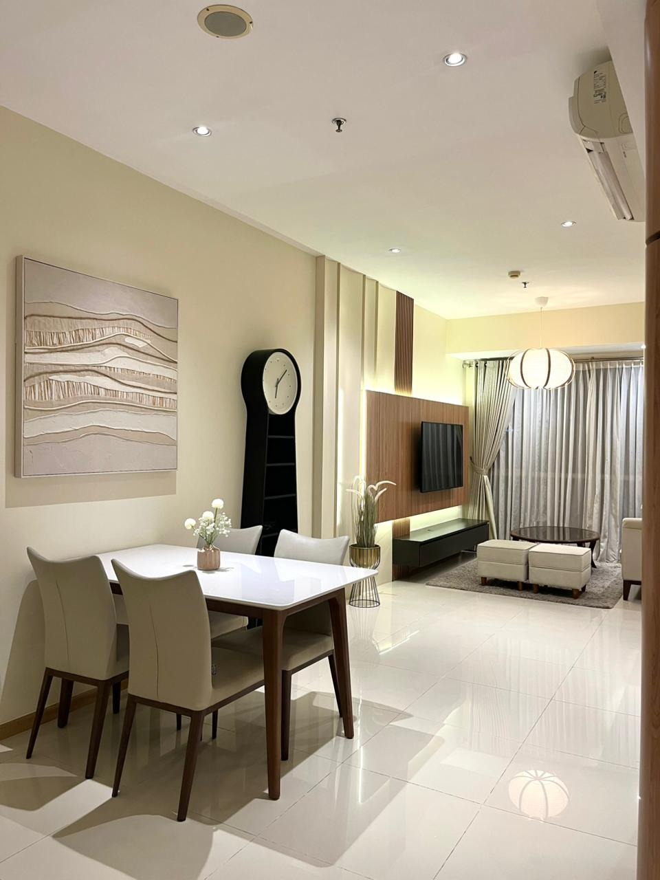 RENOVATED 3 KT to 2 KT Jual Apartemen Casa Grande Residence PHASE 1 TOWER MIRAGE - 98 m2 - Furnished