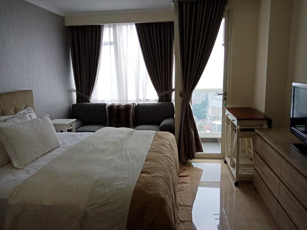 Disewakan Apartemen Menteng Park Tipe Studio Room Kondisi Full Furnished