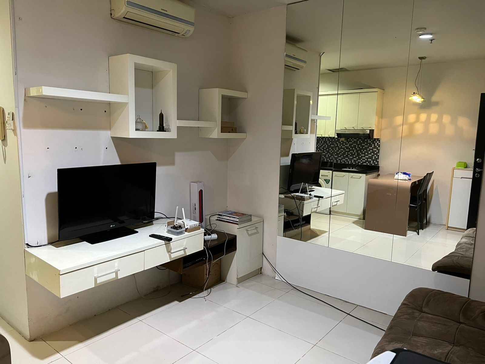 JUAL Apartemen Jakarta Residence COSMO MANSION Tipe 1 BR - 42 m2 - Furnished
