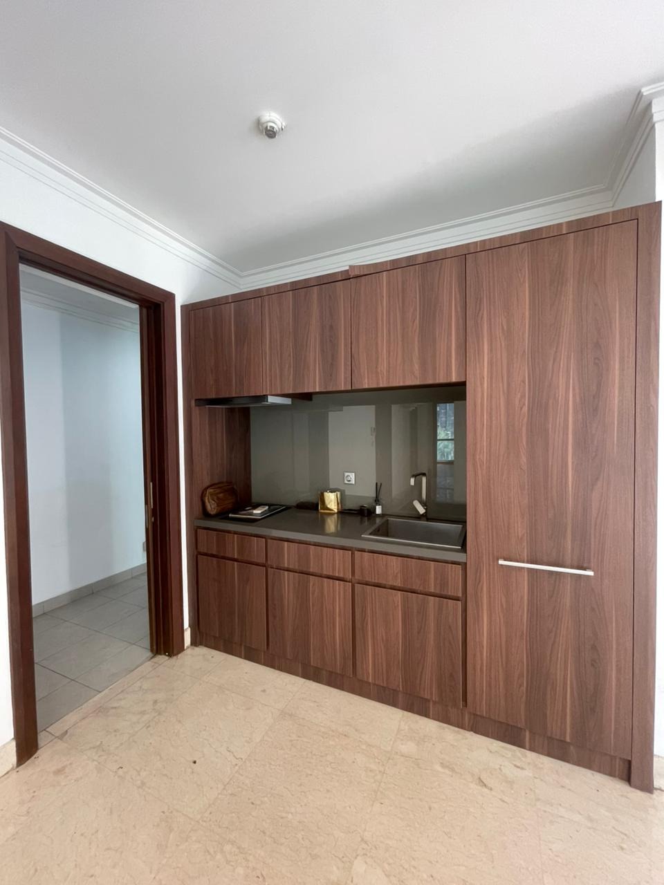 JUAL Apartemen Residence 8 TOWER 3 Tipe 2 BR - 170 m2 - SEMI FURNISHED