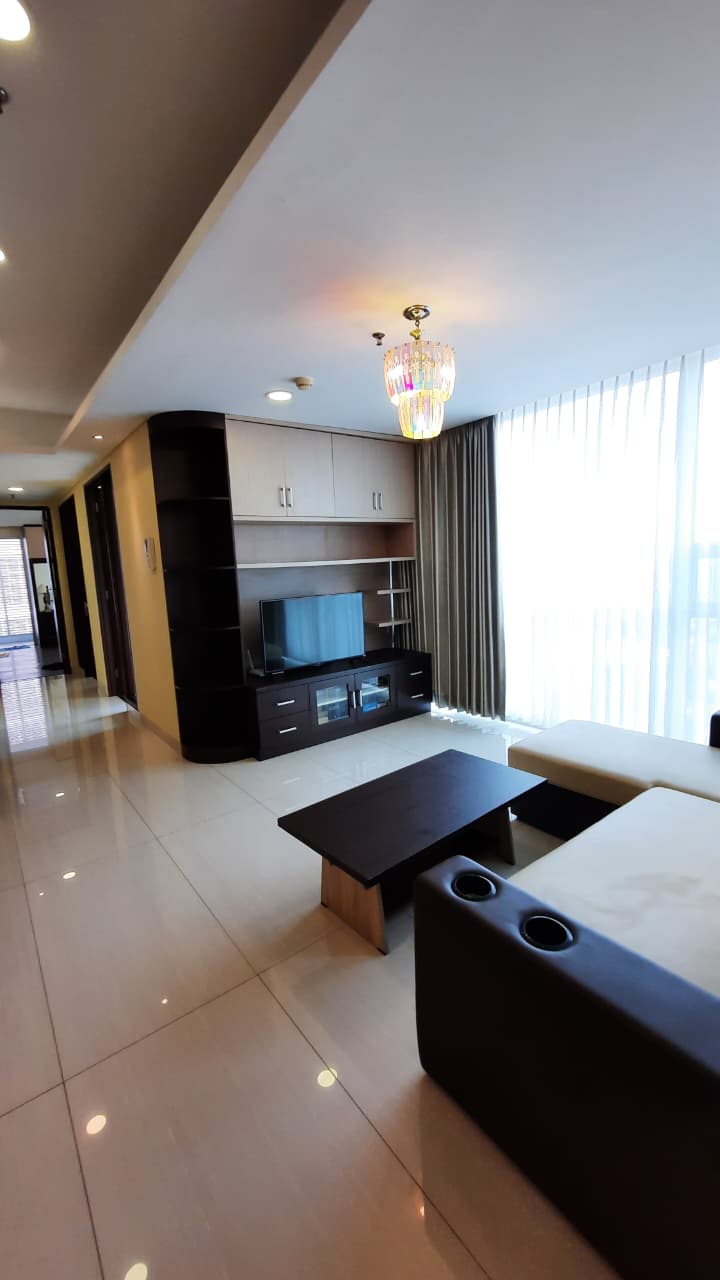 Disewakan Apartemen Kemang Village Residence renovated Tipe 3 Kamar Tidur Private Lift