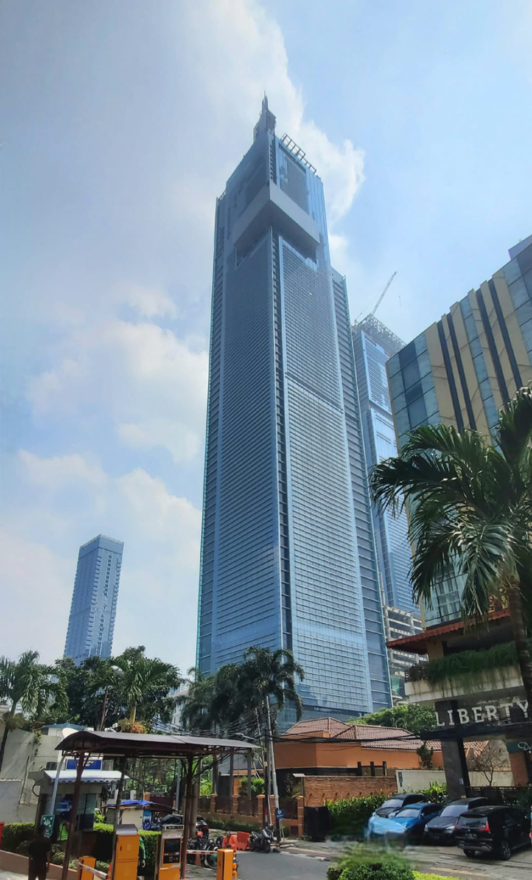 Disewakan Ruang Kantor Furnished di Autograph Tower Thamrin Nine Complex Jakarta Pusat